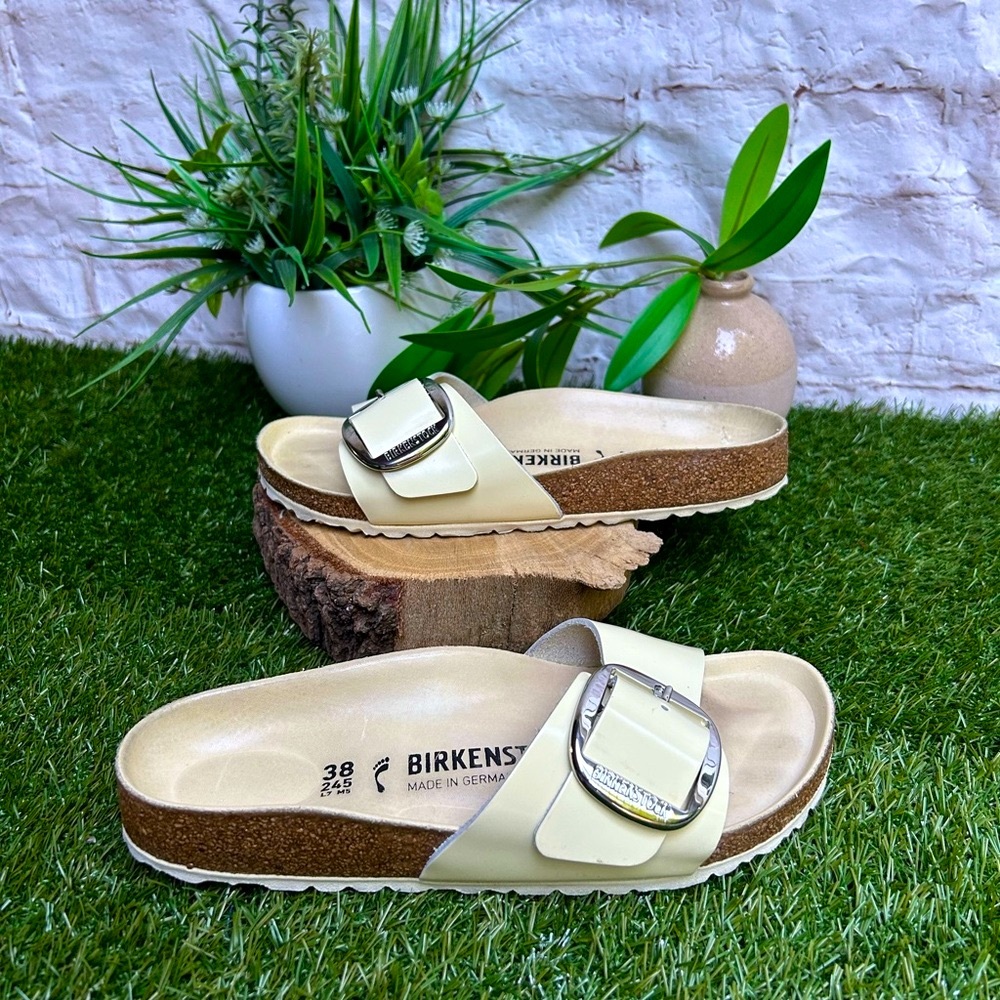 Birkenstock Cream Single-Buckle Slide Sandals - Picture 7 of 16